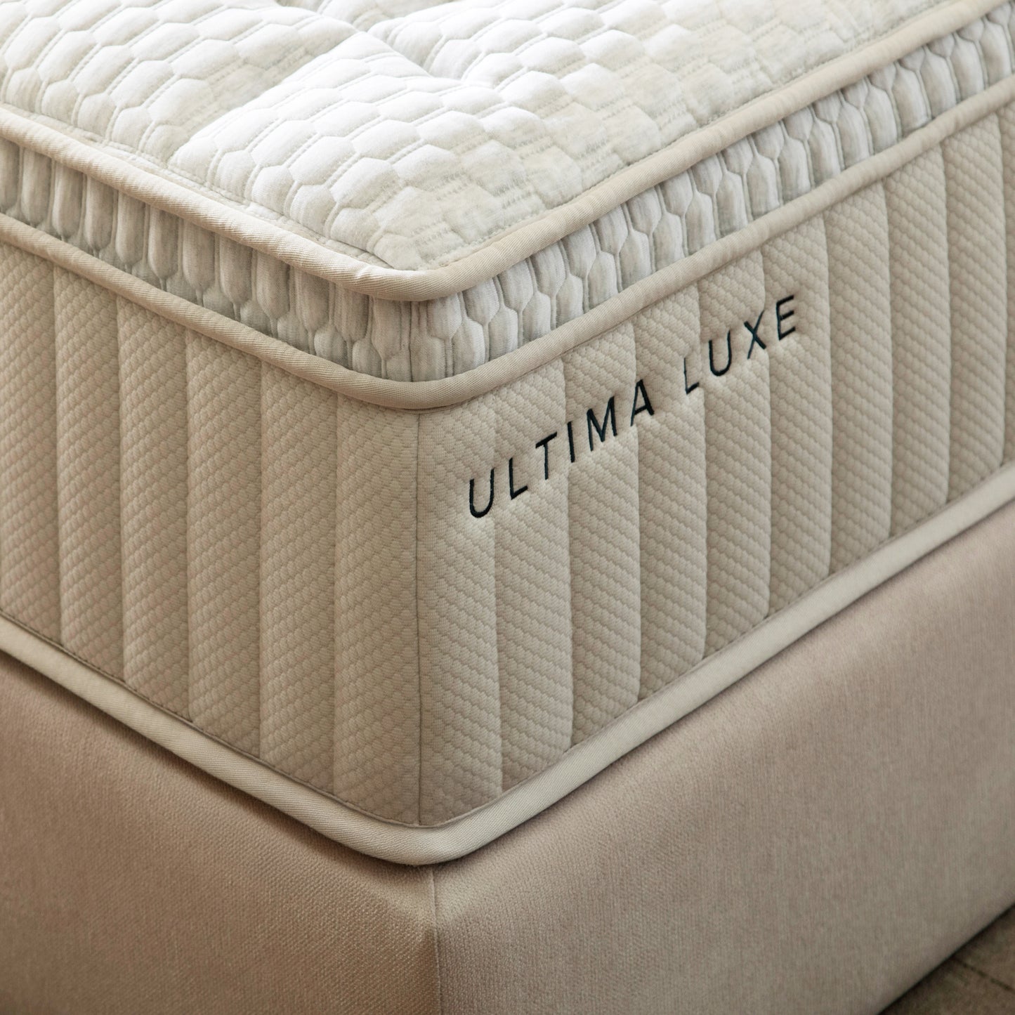 Zinus 30cm Hybrid Spring Mattress Ultima Luxe (12")