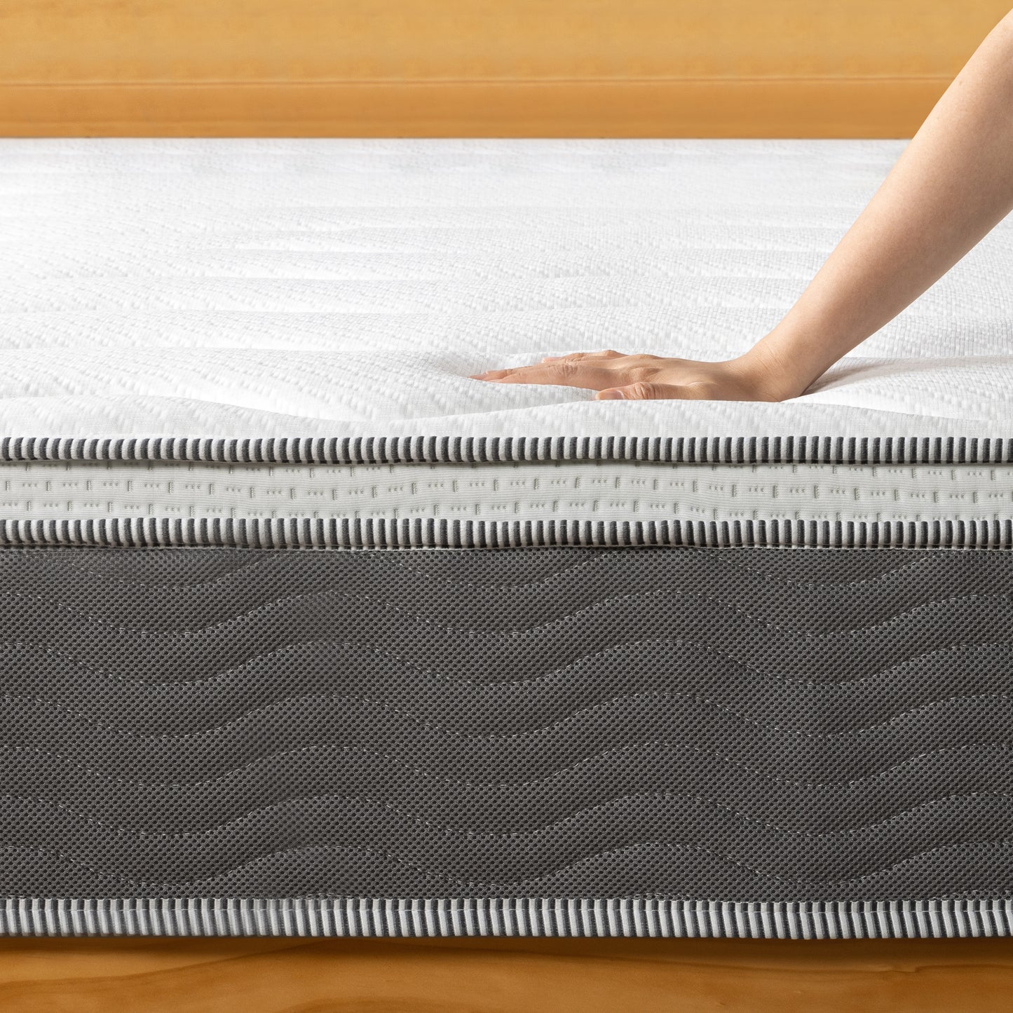 Zinus 25cm Euro Top Latex & Memory Foam Hybrid ‘Cool’ Spring Mattress with Encasement (10")