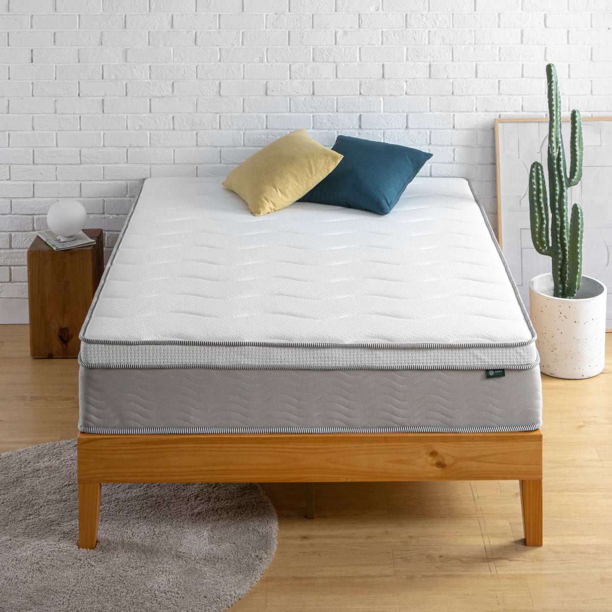 Zinus 30cm Euro Top Latex Hybrid ‘Cool’ Spring Mattress with Encasemen