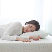 Load image into Gallery viewer, Zinus &#39;Cool Series&#39; Green Tea Memory Foam Traditional Pillow - Soft
